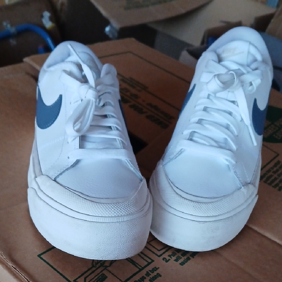 Nike DM7590-104 Court Legacy Lift Platform Sneakers Size 8 Womens Blue White - Picture 4 of 15